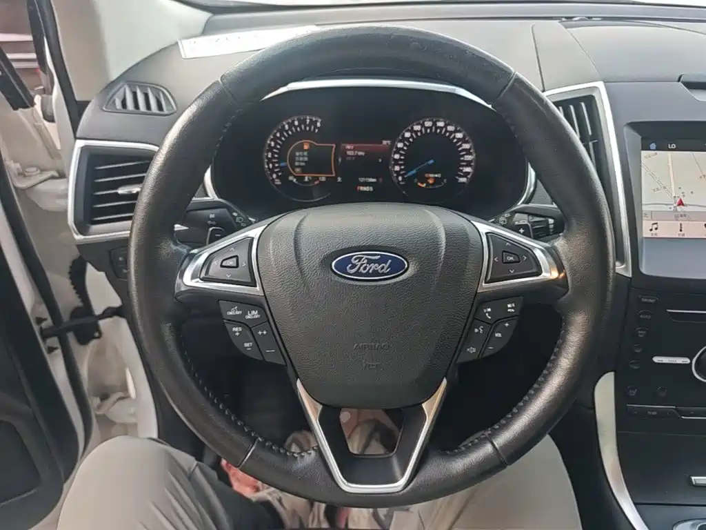 Ford Edge — миниатюра 11