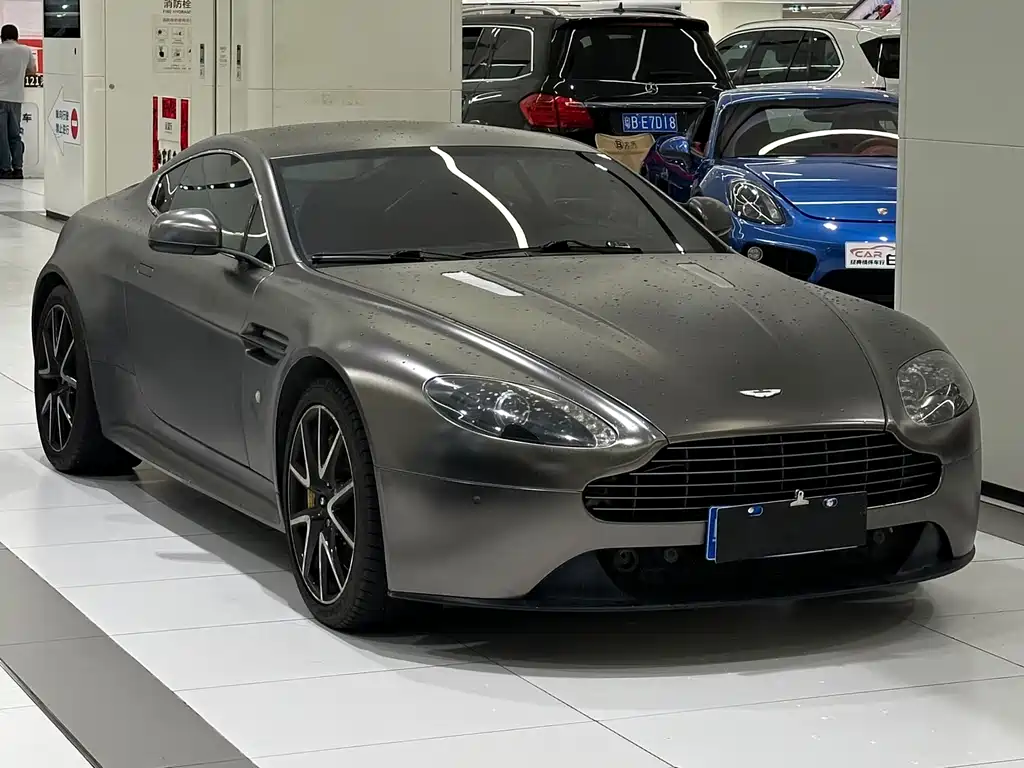 Aston Martin V8 Vantage — миниатюра 4