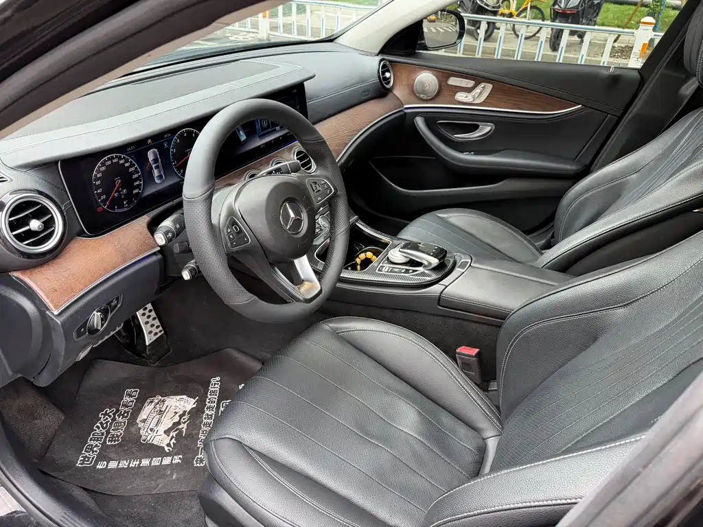 Mercedes-Benz E-Class E 2018 E 300 L Fashion