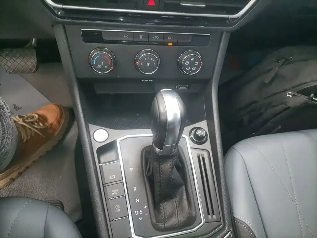 Volkswagen Lavida — миниатюра 14