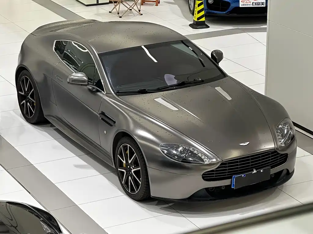 Aston Martin V8 Vantage