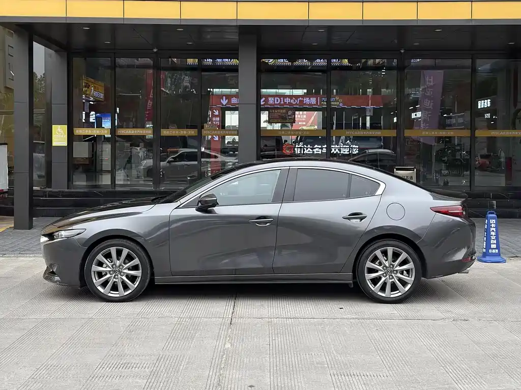 Mazda 3 Axela — миниатюра 7