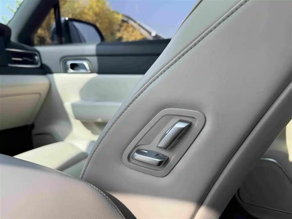 Li Auto Li ONE — миниатюра 17