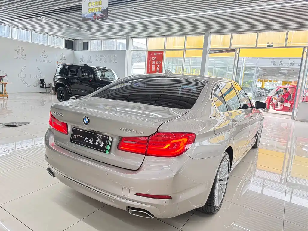 BMW 5 Series New Energy — миниатюра 6