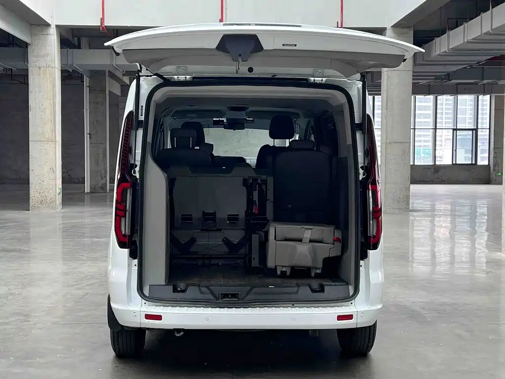Ford Transit — миниатюра 8