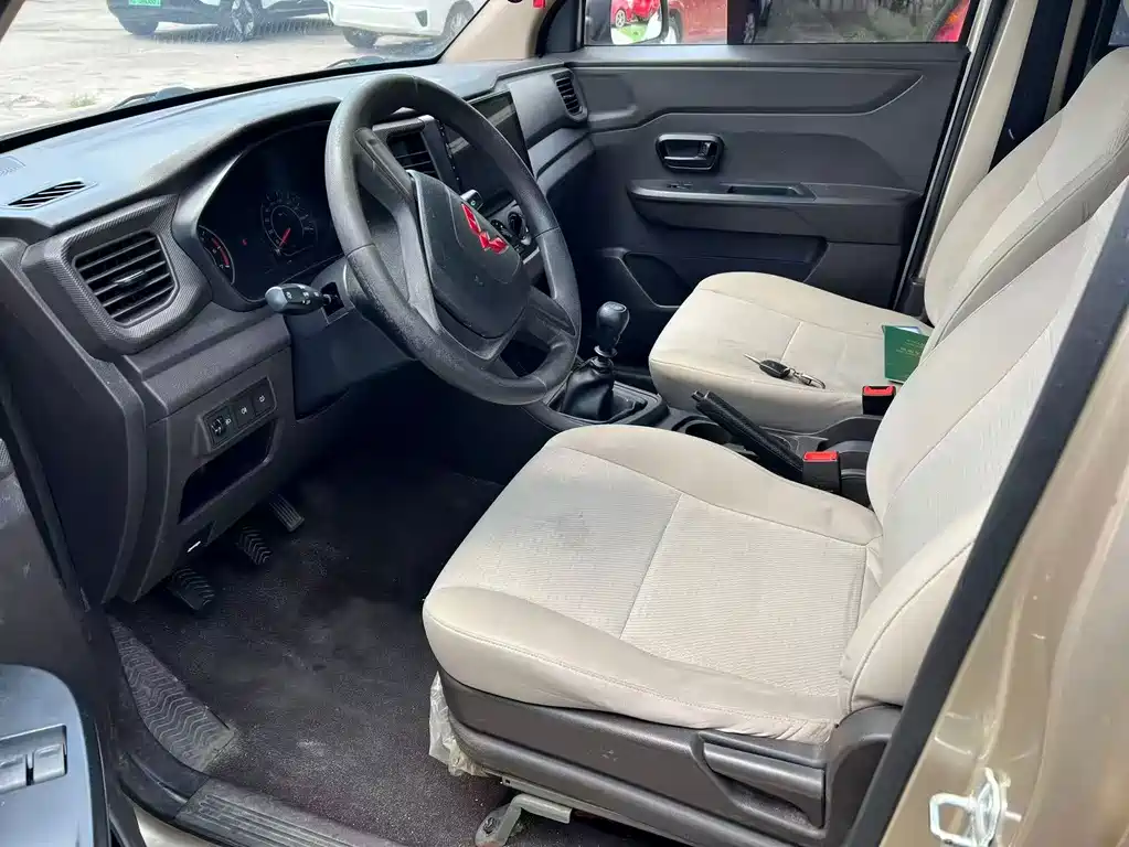 Wuling Hongguang V — миниатюра 9