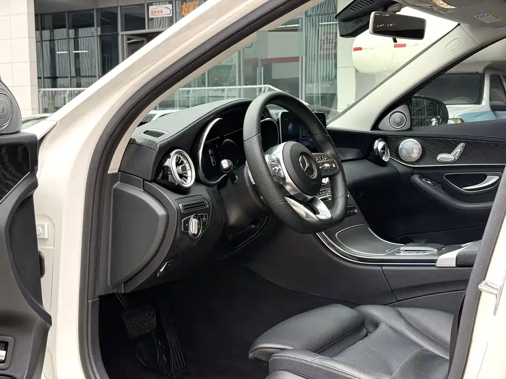 Mercedes-Benz C-Class — миниатюра 9