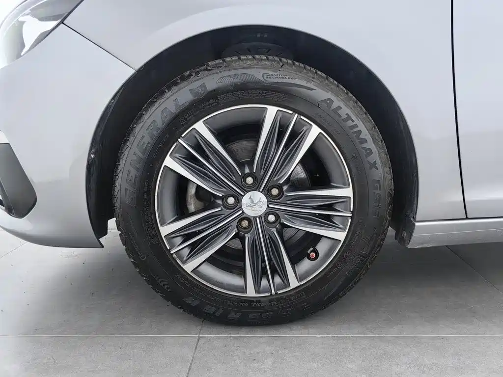 Peugeot 308 — миниатюра 17