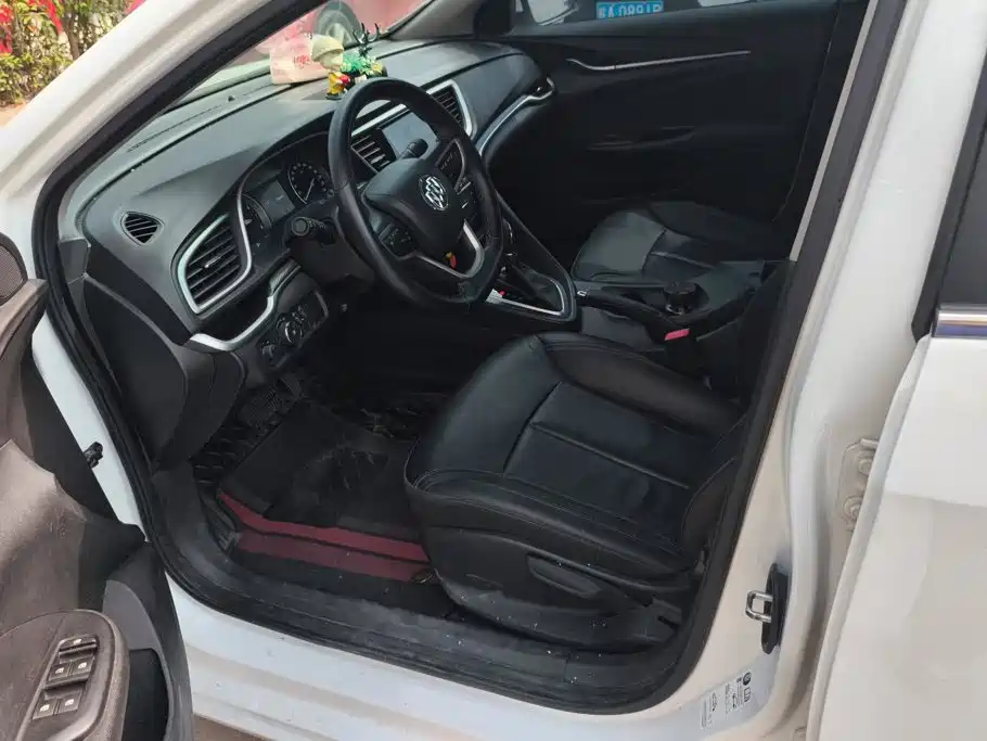 Buick Excelle — миниатюра 8
