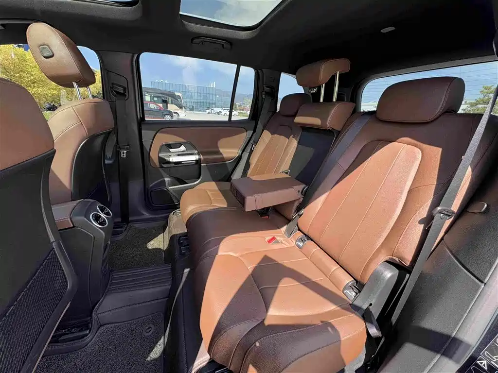 Mercedes-Benz GLB — миниатюра 12