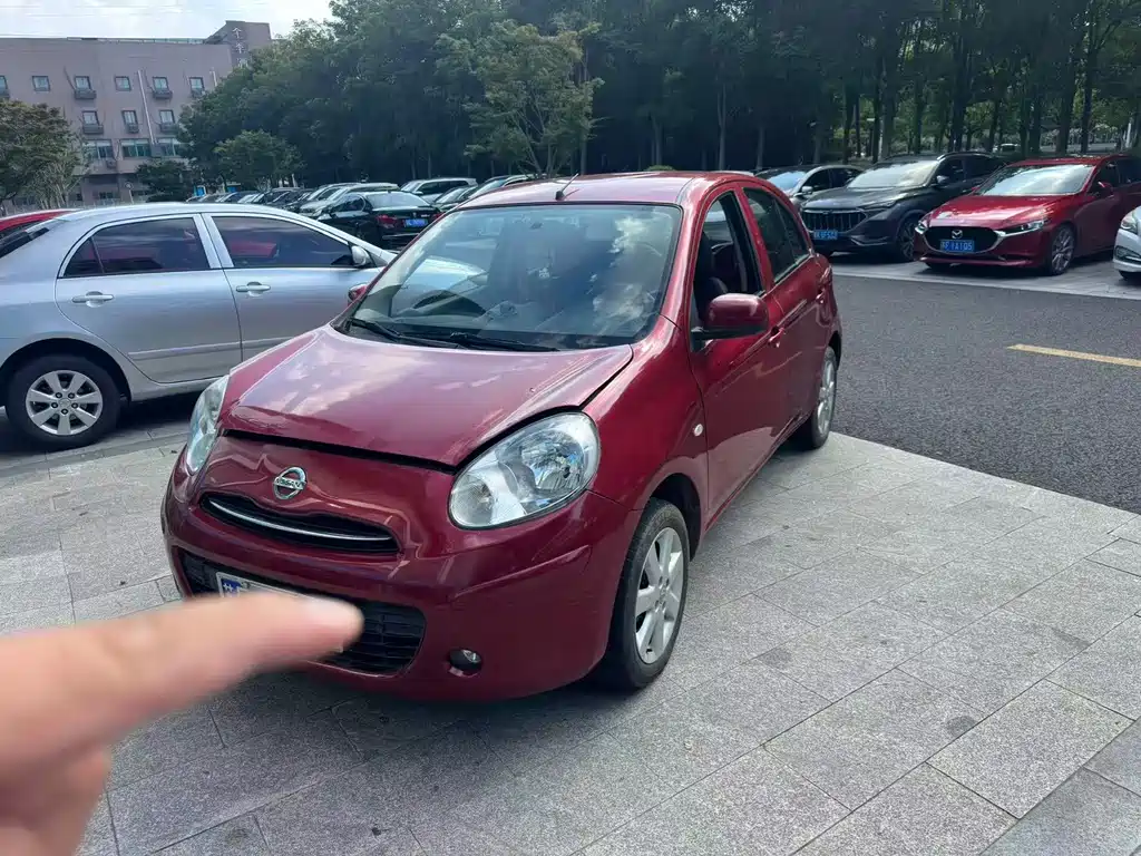 Nissan March