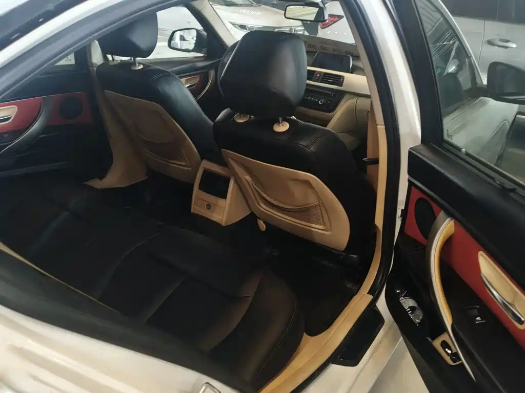 BMW 3 Series — миниатюра 6