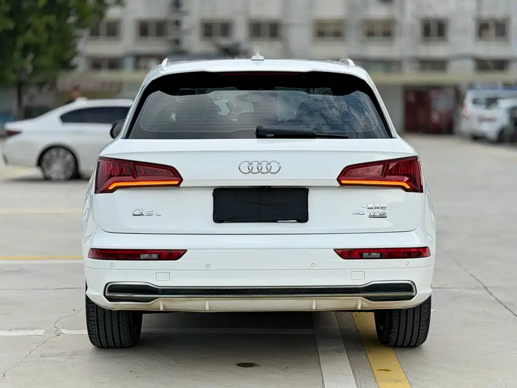 Audi Q5L — миниатюра 6