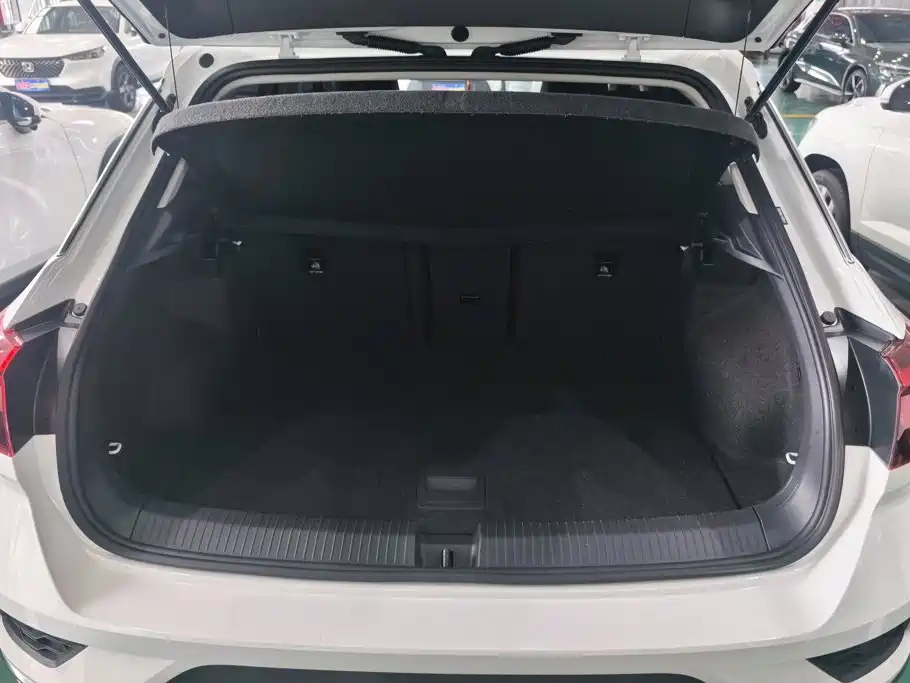 Volkswagen T-Roc — миниатюра 4