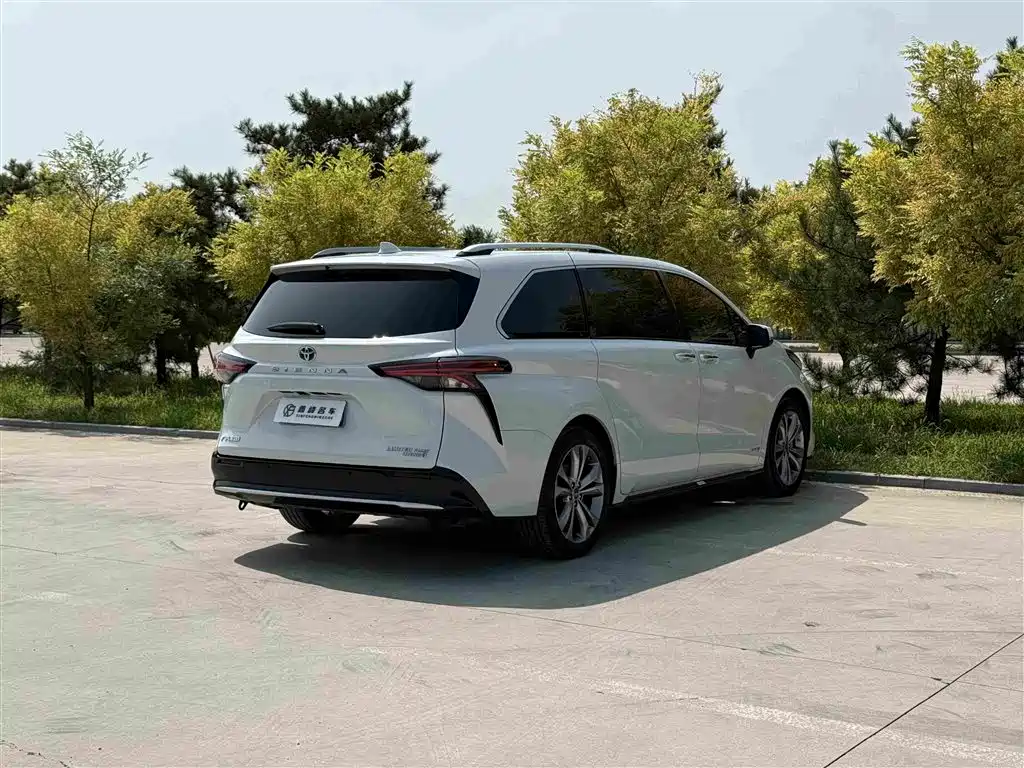 Toyota Sienna — миниатюра 24