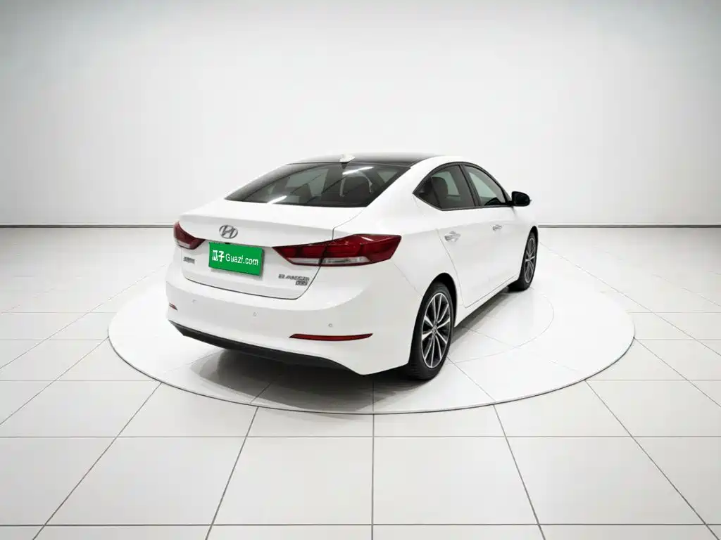 Hyundai Elantra — миниатюра 4