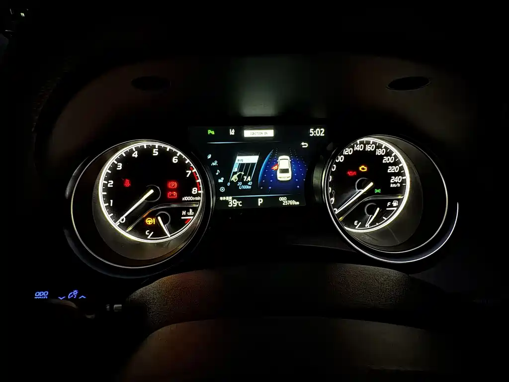 Toyota Camry — миниатюра 7