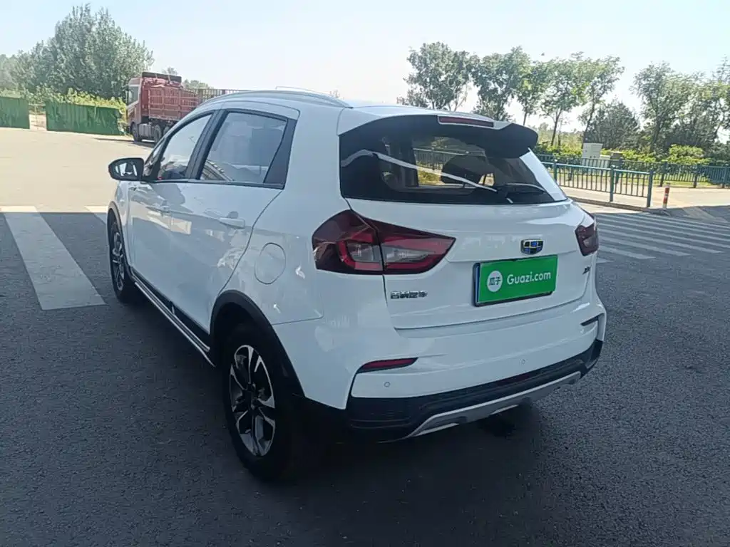 Geely Vision X3 — миниатюра 5