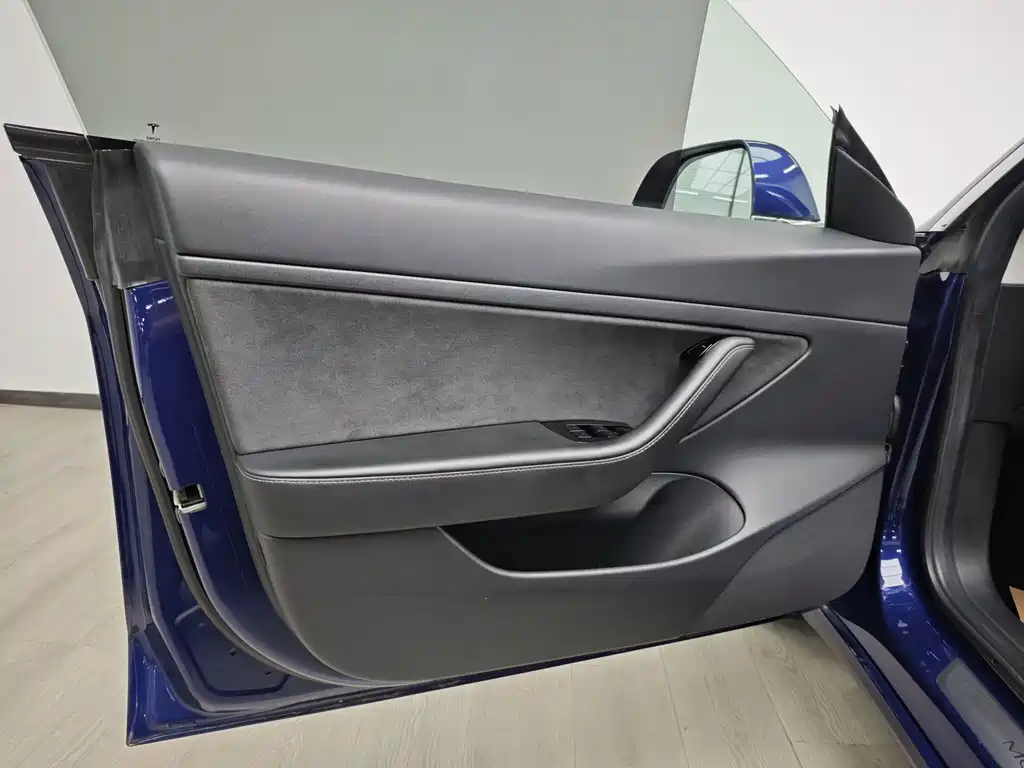 Tesla Model 3 — миниатюра 52