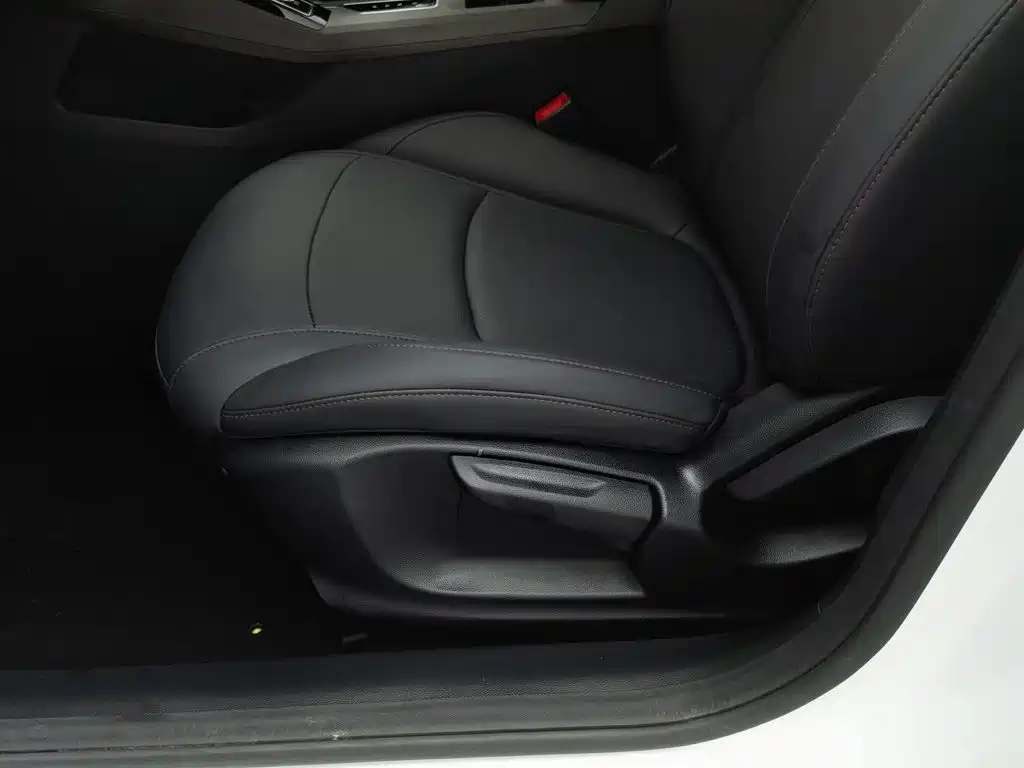 Roewe i5 — миниатюра 20