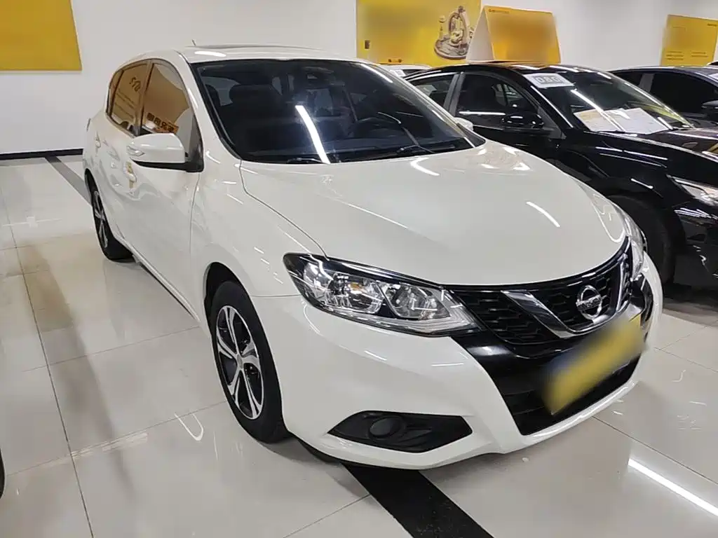 Nissan Tiida — миниатюра 4