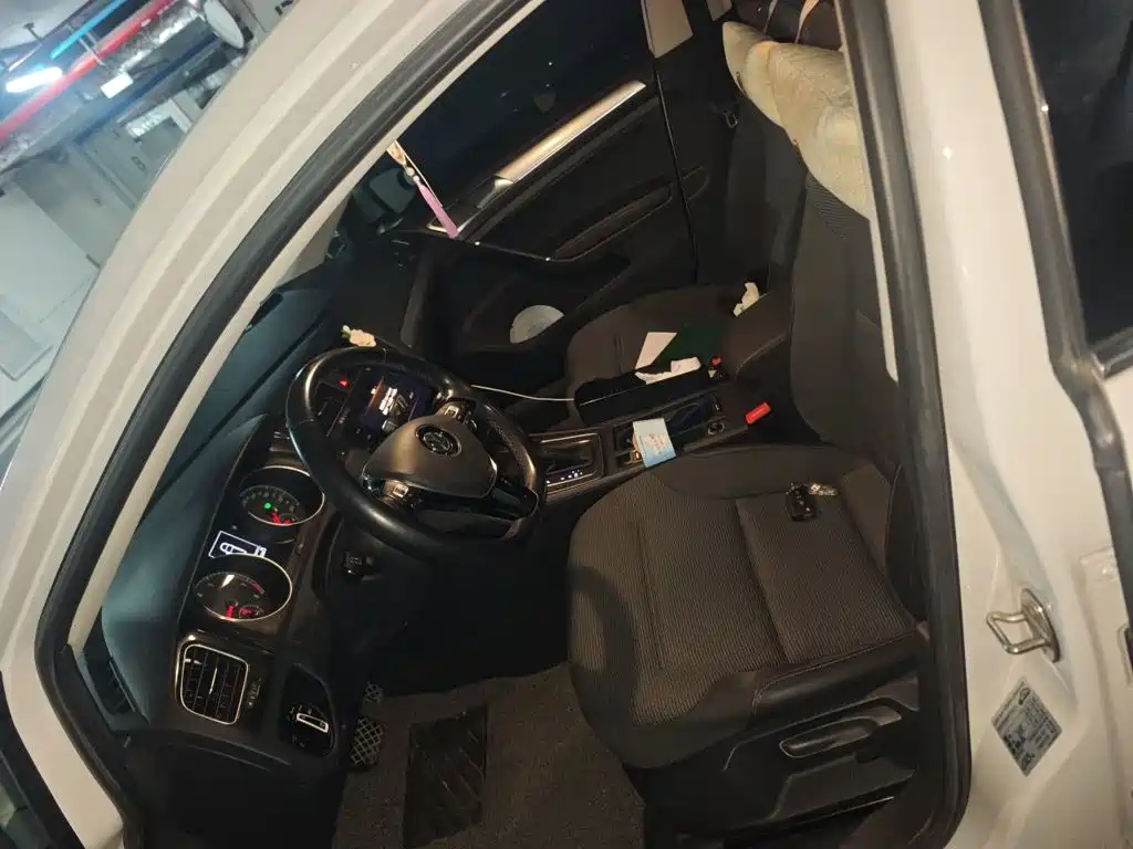 Volkswagen Golf — миниатюра 8