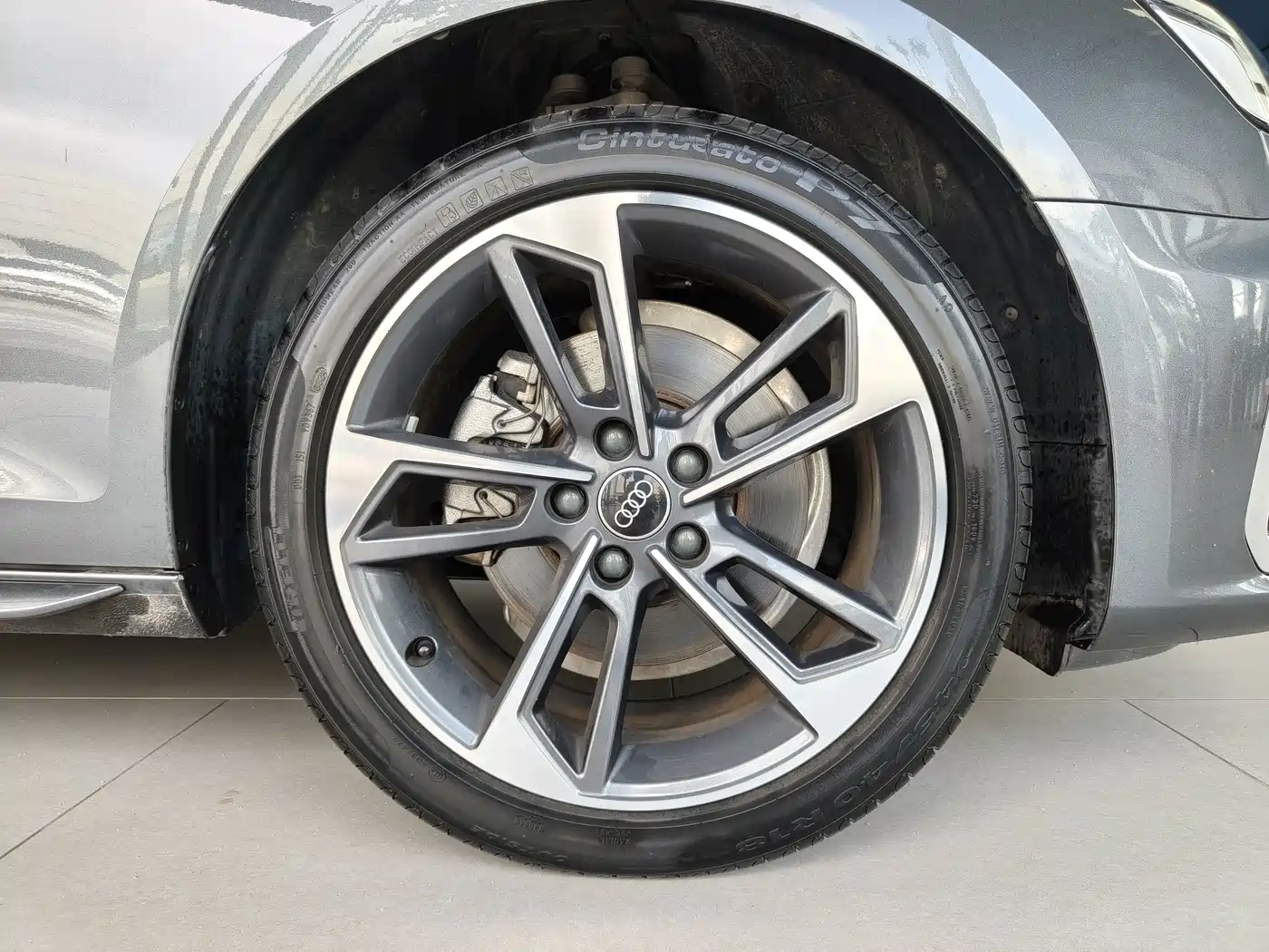 Audi A4L id 4622377 из Китая 7