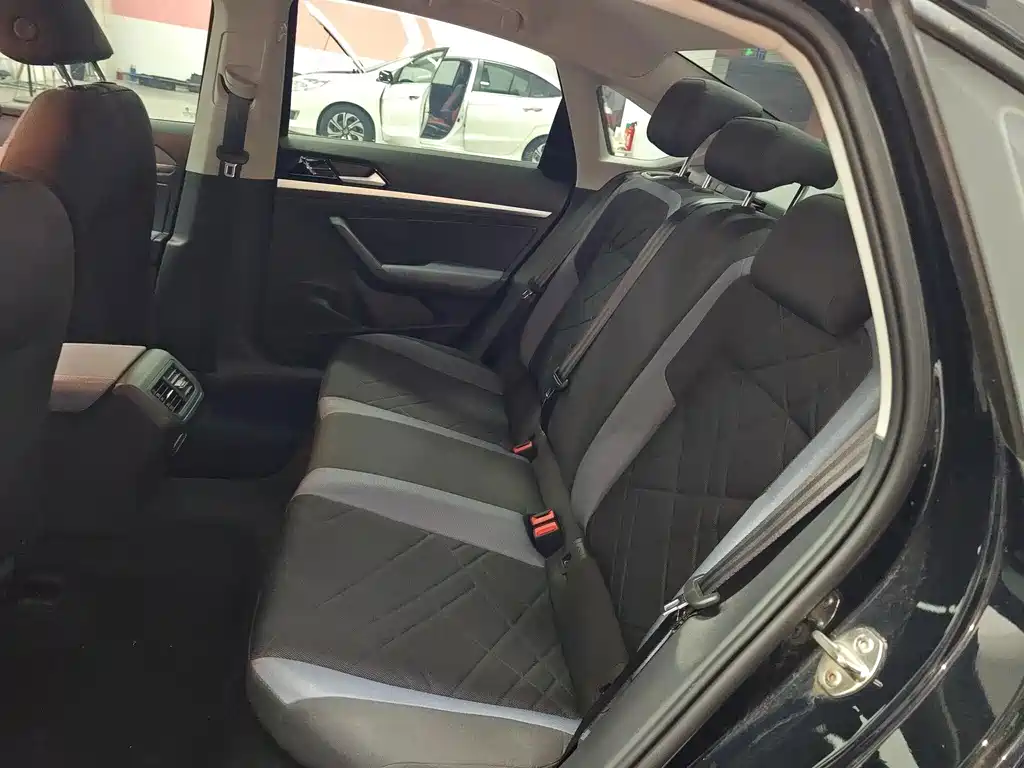 Volkswagen Lavida — миниатюра 11