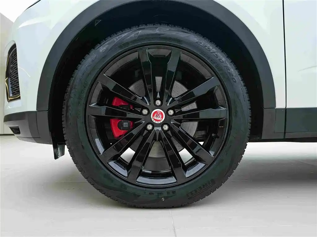 Jaguar E-PACE — миниатюра 11