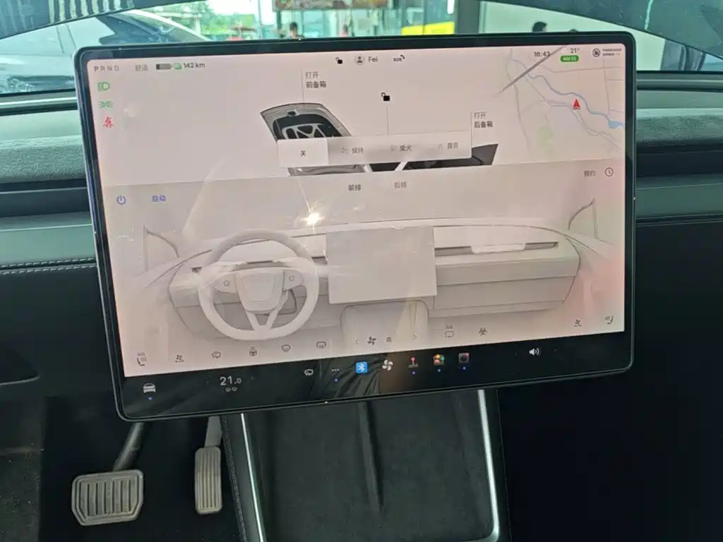 Tesla Model Y — миниатюра 13
