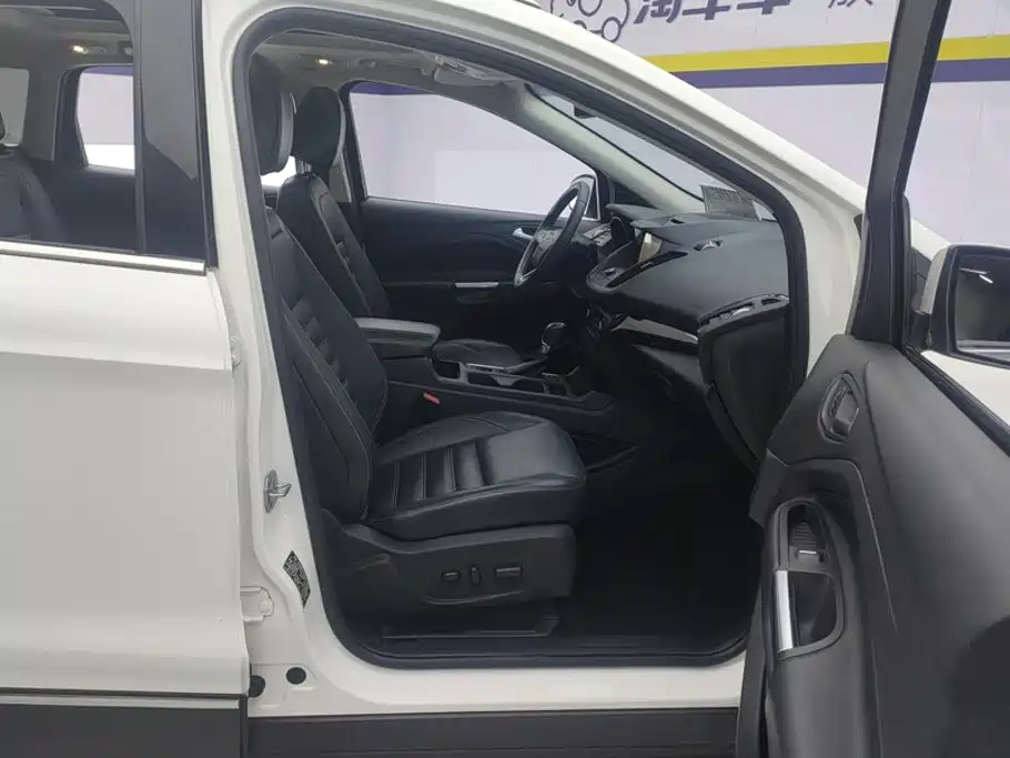 Ford Kuga — миниатюра 8