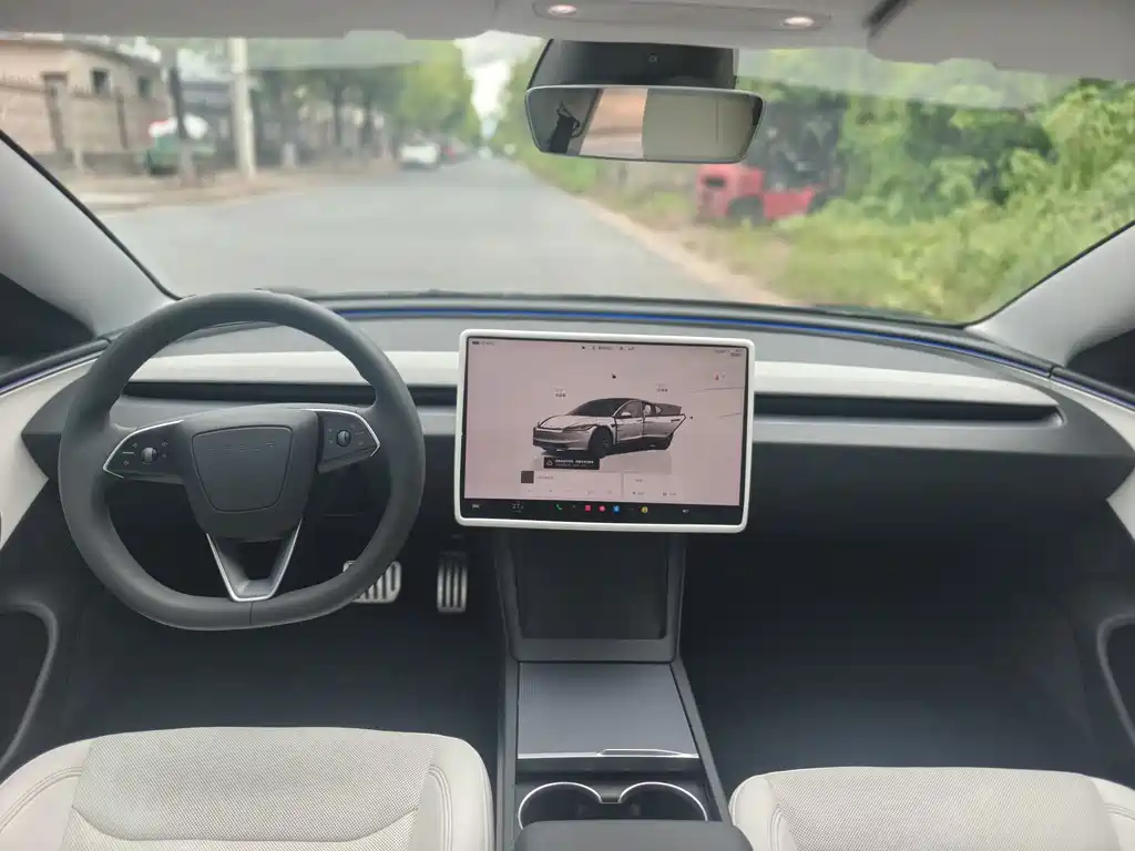 Tesla Model 3 — миниатюра 5