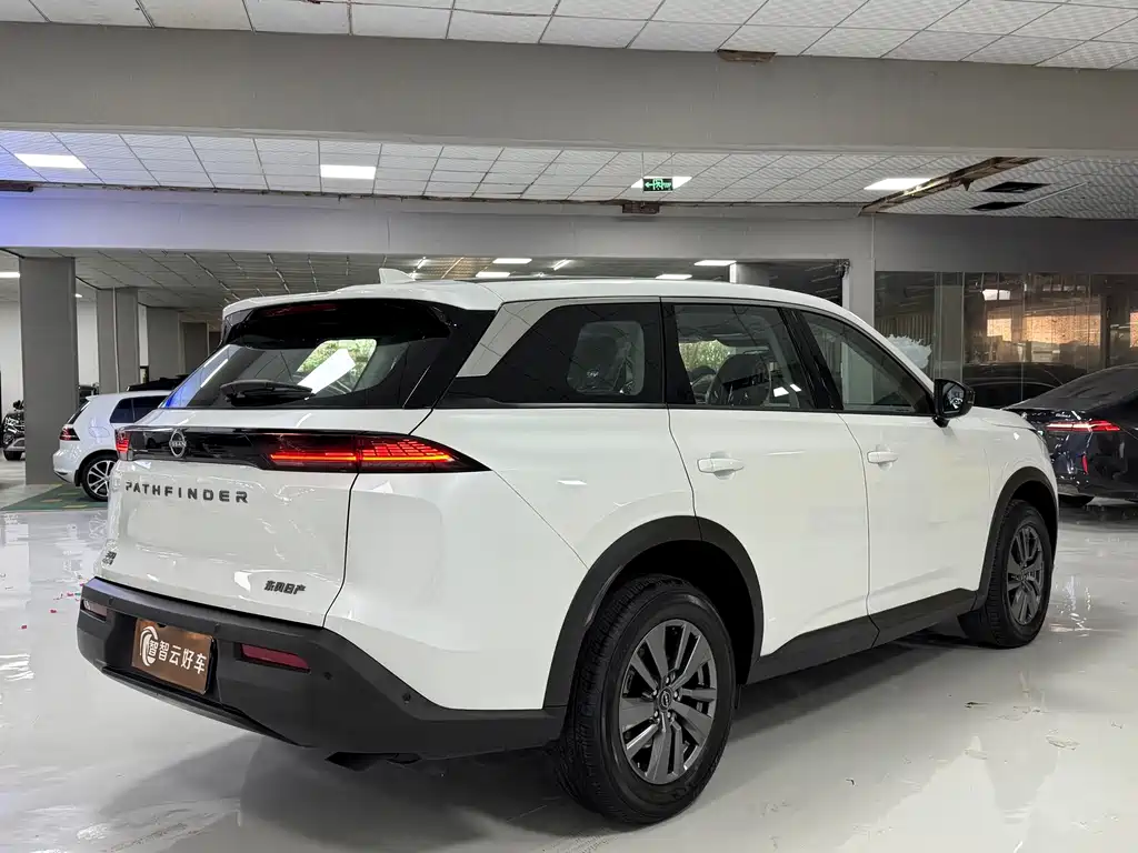 Nissan Teramont — миниатюра 9