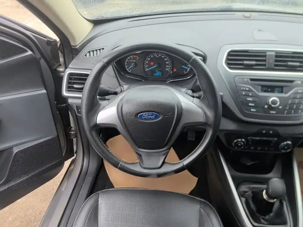 Ford Escort — миниатюра 11