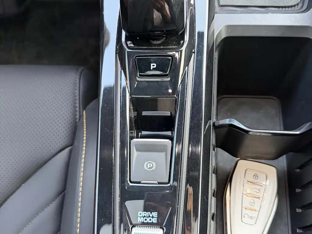 Geely Binyue — миниатюра 16