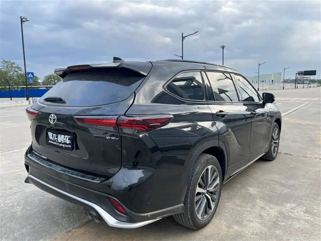 Toyota Crown Kluger — миниатюра 8