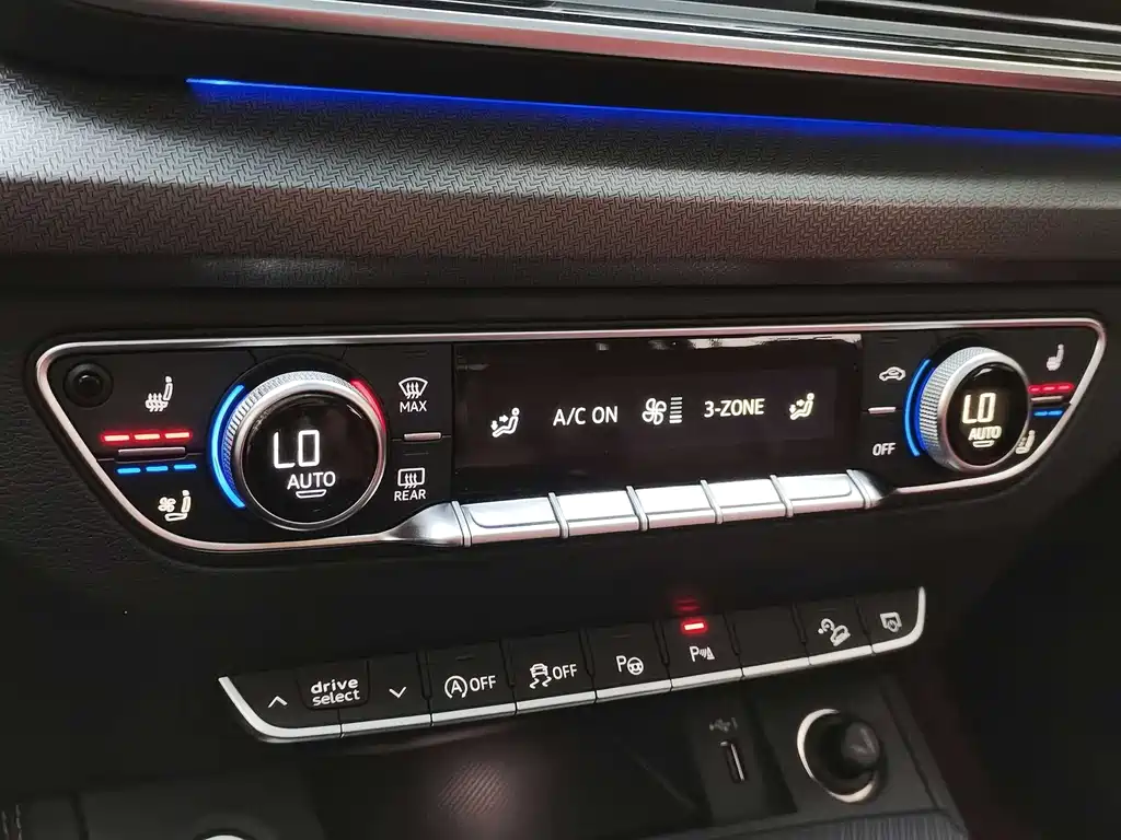 Audi Q5L — миниатюра 14