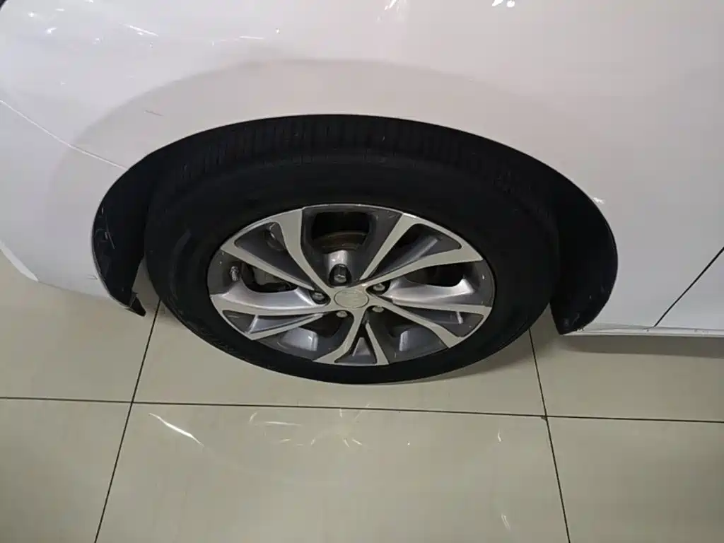 Buick Verano — миниатюра 23