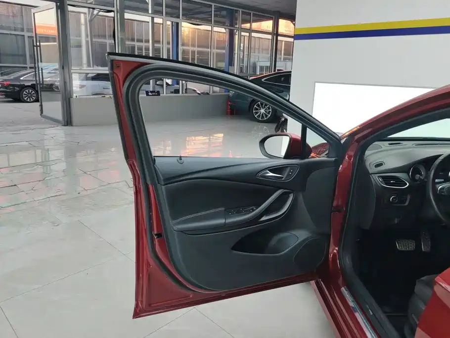 Buick Verano — миниатюра 7