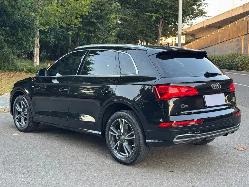 Audi Q5L — миниатюра 9