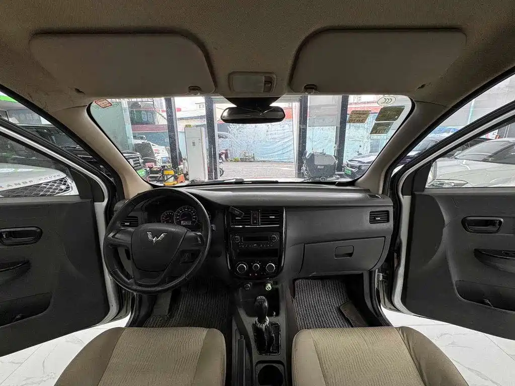 Wuling Rongguang V — миниатюра 12
