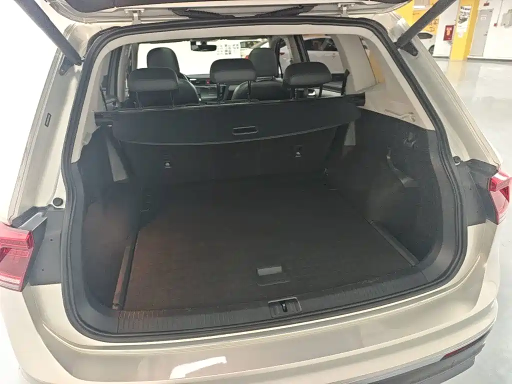Volkswagen Tiguan L — миниатюра 19
