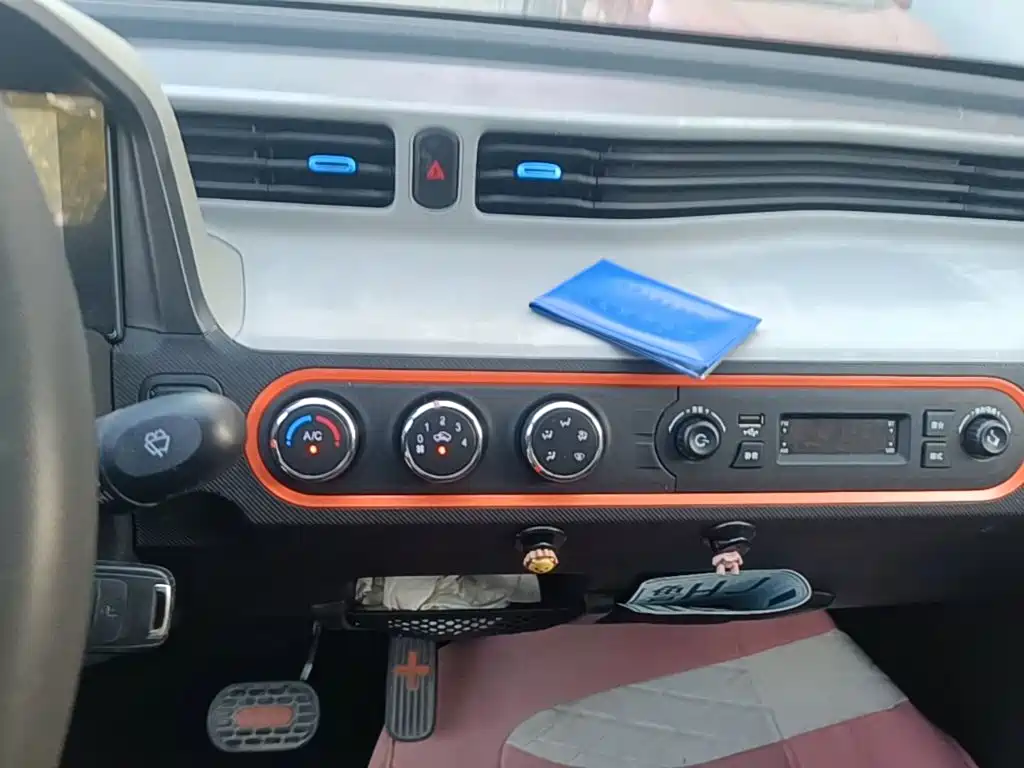 Wuling MINIEV — миниатюра 13