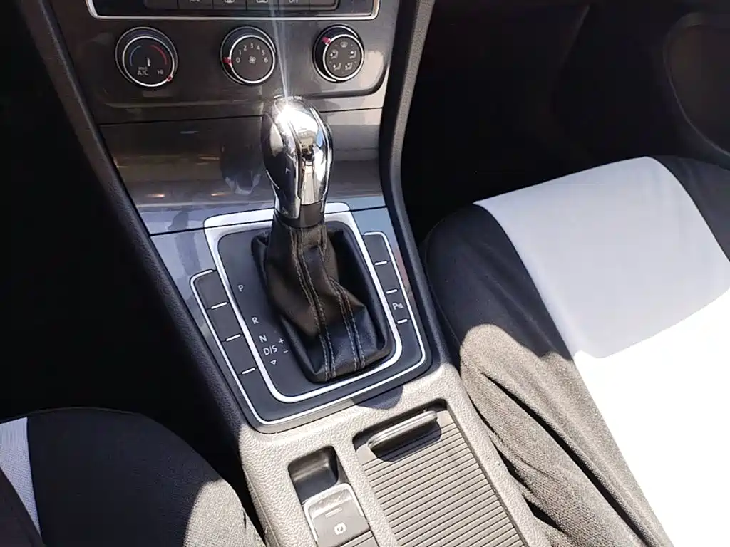 Volkswagen Golf — миниатюра 14