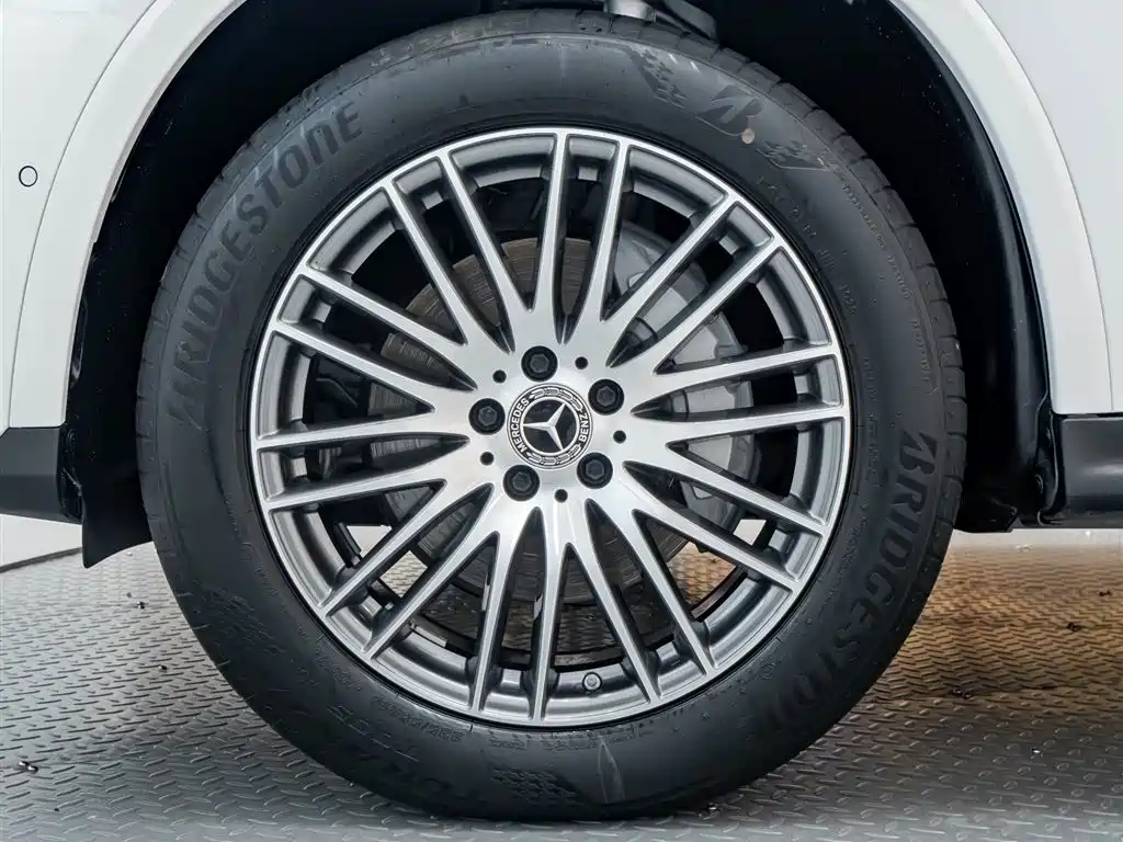 Mercedes-Benz GLC 2023 GLC 300 L 4MATIC 7 мест
