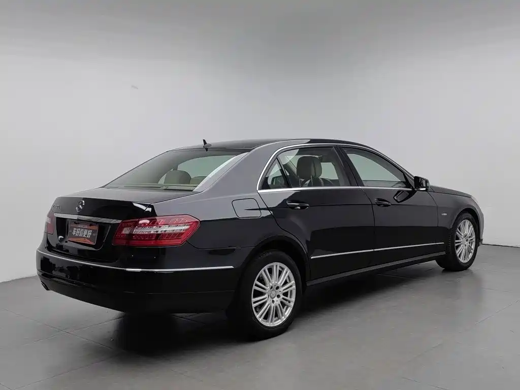 Mercedes-Benz E-Class — миниатюра 2