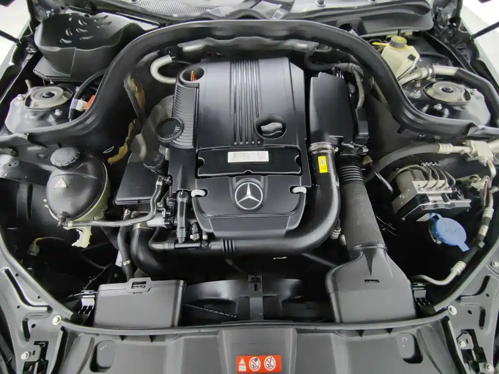 Mercedes-Benz E-Class — миниатюра 6