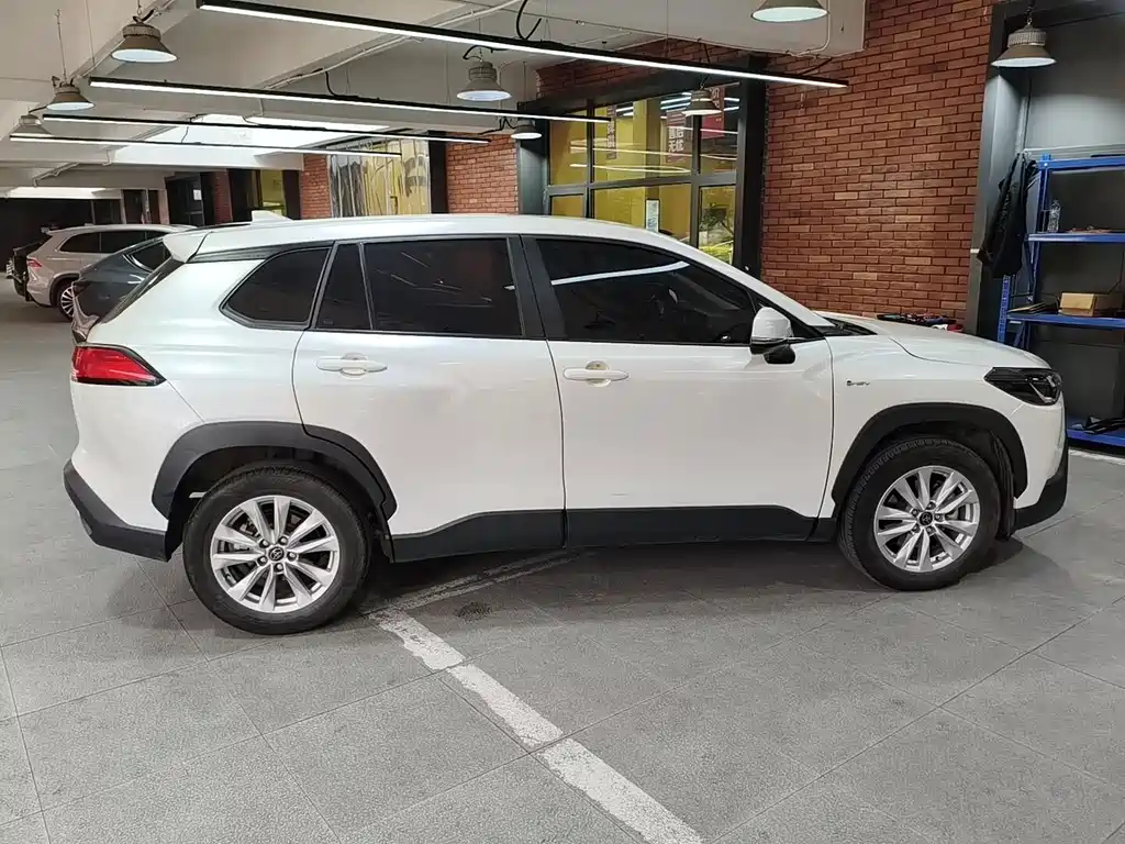 Toyota Corolla Cross — миниатюра 5