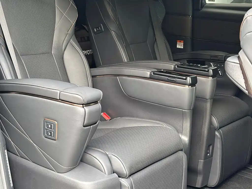 Toyota Alphard — фотографии объявления, Фото 6