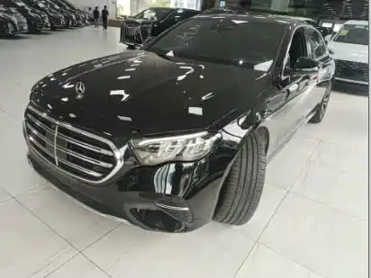 奔驰E级新能源 2024款 E 350 e L 插电式混合动力轿车 2025